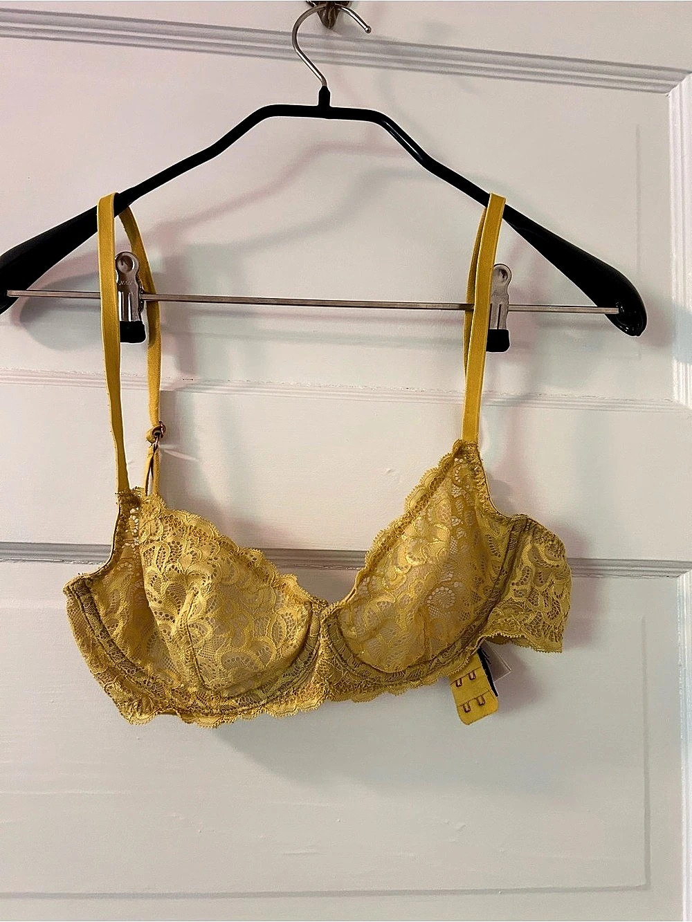 True & Co. Lace Underwire Bra in Yellow 32C - like new